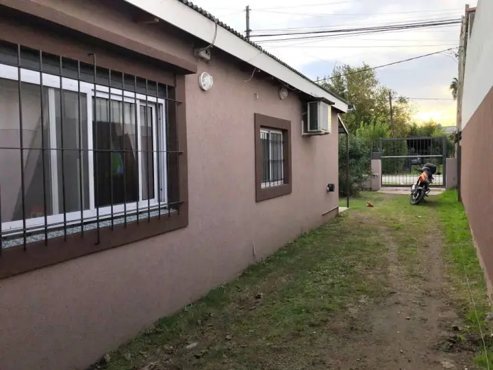 Casa de 2 dormitorios en Berisso, foto 1