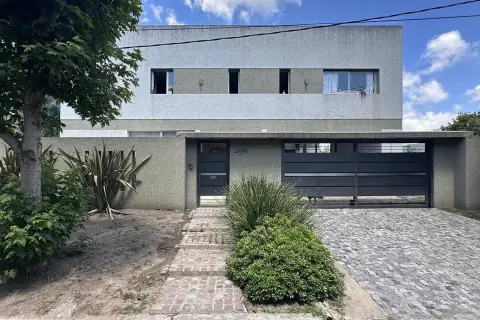 Casa de 4 dormitorios en José Hernández