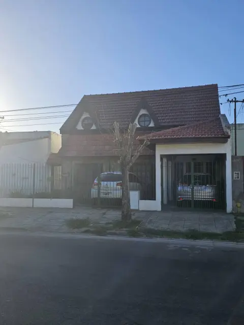 Casa de 4 dormitorios en La Plata