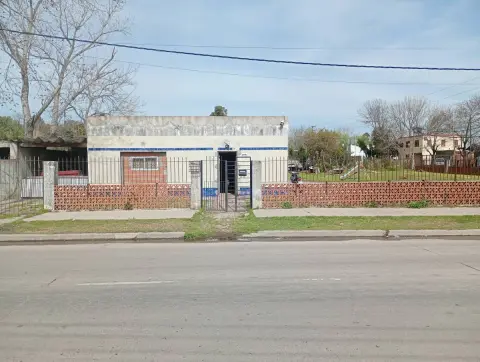 Casa de 2 dormitorios en Barrio El Carmen Este